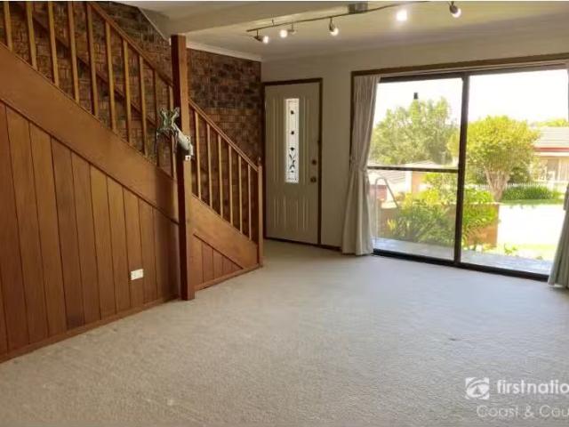 Nice 1/17 Saddleback Mountain Road, Kiama Townhouse for rent.