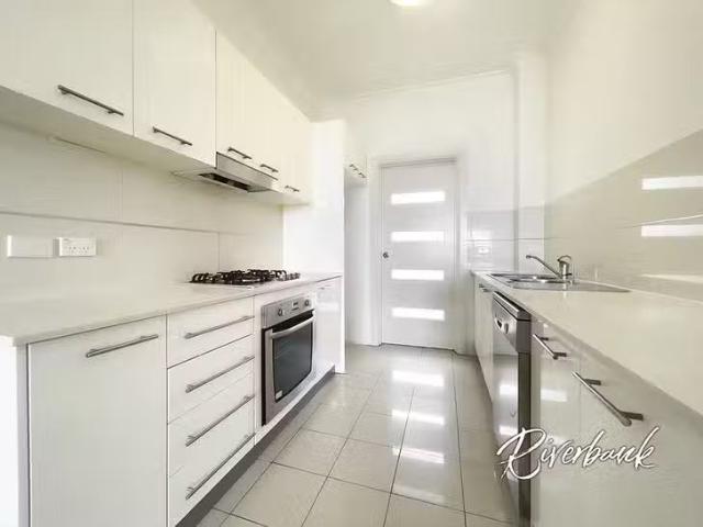 Rental! 11/8 10 Lydbrook Street, Westmead, NSW 2145