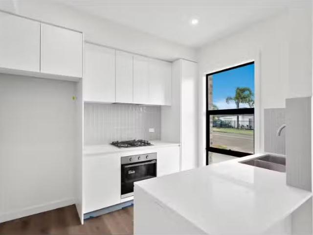 Cheap 1/19 King Street, Warilla Townhouse for rent Listed by.