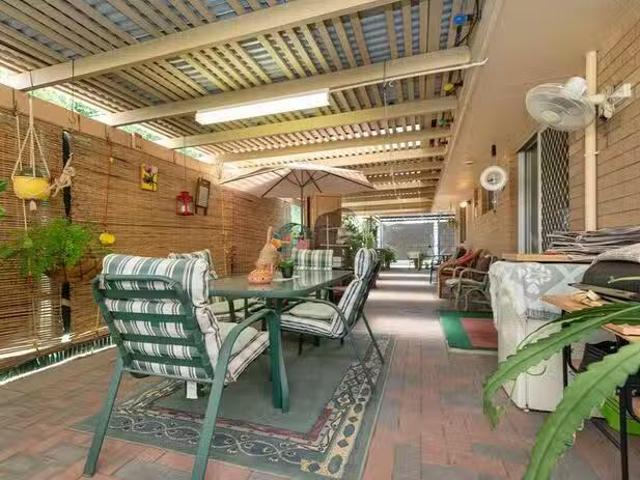Deal! 11 Walkington Way, Eden Hill, WA 6054