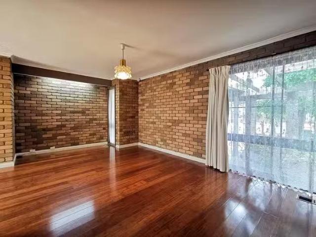 Rental! 11 Westlands Road, Glen Waverley, VIC 3150