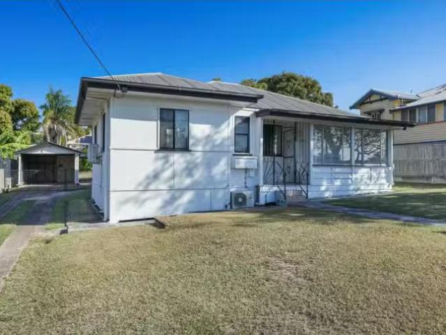 Unique 11 White Street, West Gladstone, QLD 4680