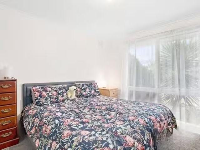 Cheap 11 Whitehaven Street, Wyndham Vale, VIC 3024