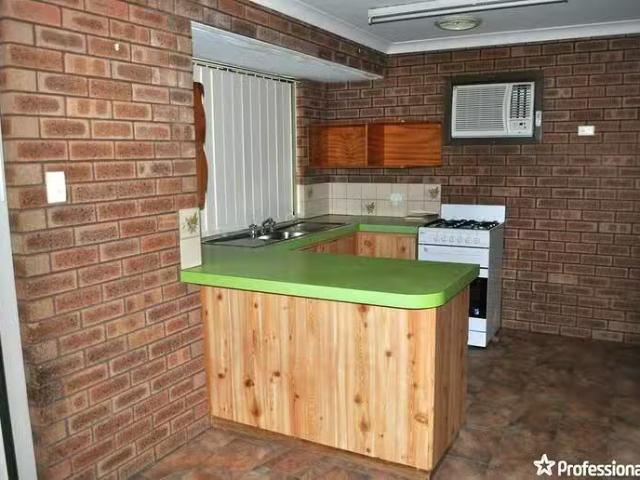 Nice 11 Bartlett Street, Spalding, WA 6530