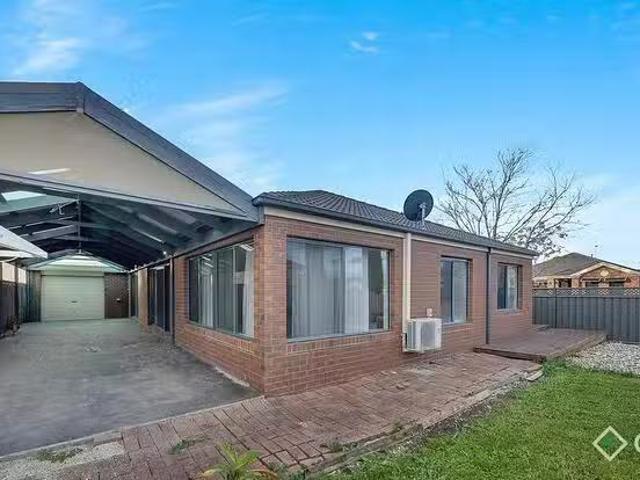 Nice 11 Barcoo Street, Manor Lakes, VIC 3024