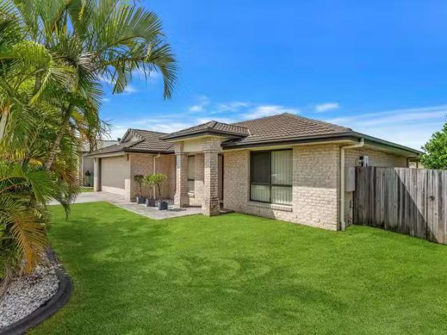 Unique 11 Castlereagh Street, Murrumba Downs, QLD 4503 House.