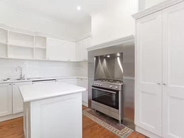 Rental! 11 Cove Street, Birchgrove, NSW 2041