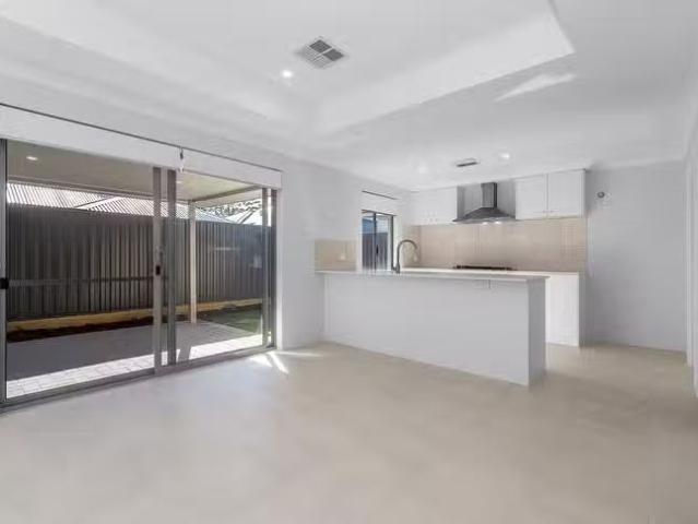 Nice 11 Farncomb Street, Byford, WA 6122