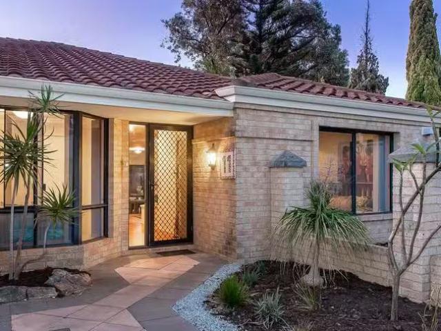 Deal! 11 Harbour Elbow, Banksia Grove, WA 6031