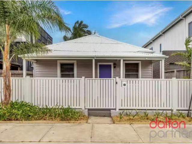 Deal! 11 Rose Street, Merewether House for rent Listed by Lin.
