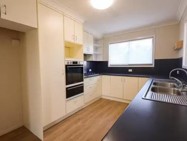 Cozy 11 Roslyn Drive, Roma, QLD 4455