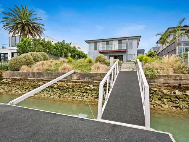 New 11 Sovereign Point, Safety Beach, VIC 3936