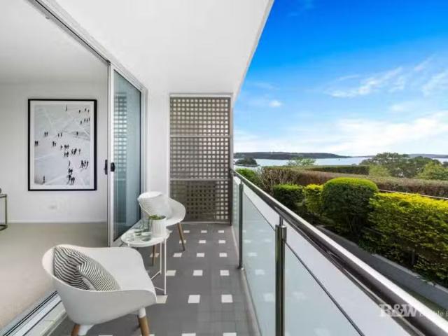 For Rent! 1/1 Sutherland Crescent, Darling Point Apartment for.