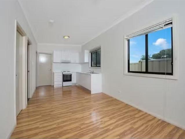 Cozy 11a Anderson Avenue, BLACKETT House for rent Listed by L.