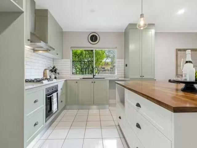 Charming 121 Loridan Drive, Brinsmead, QLD 4870