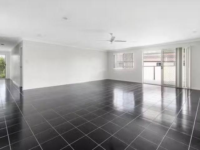 For Rent! 1/22 Tea Tree Place, Raceview, QLD 4305