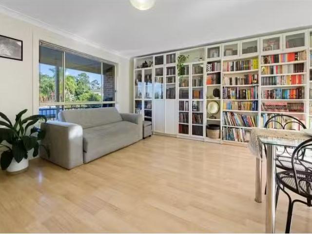 Rental! 1/22A Montview Parade, Hornsby Heights Townhouse for r.