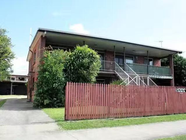 Nice 1/237 Aumuller Street, Westcourt, QLD 4870