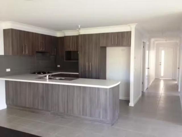Unique 1/245 Browning Street, Bathurst Apartment for rent Lis.