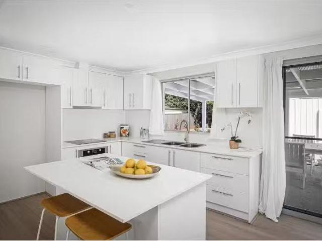 Deal! 124 Station Street, ROOTY HILL House for rent Listed by.