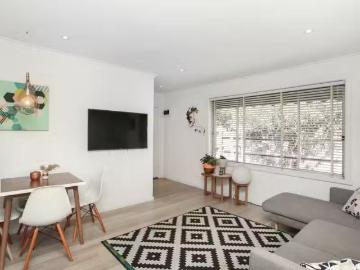 Unique 1/25 Hampton Road, Essendon West VIC 3040