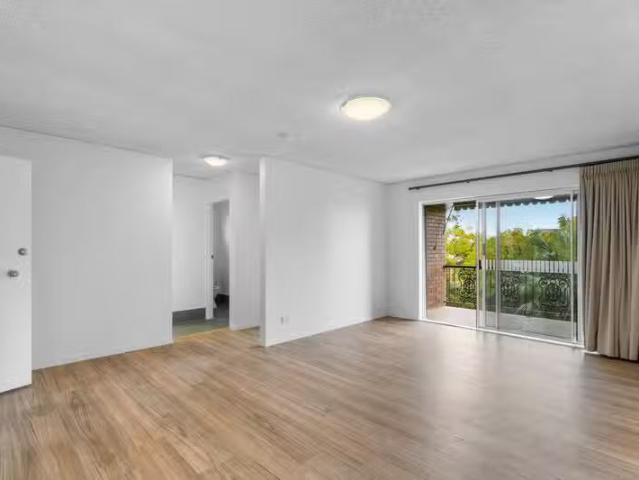 Charming 1/25 Sisley Street, ST LUCIA, QLD 4067 Unit for Rent
