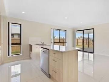 Cheap 1/26 Myrtleford Crescent, Cambooya, QLD 4358