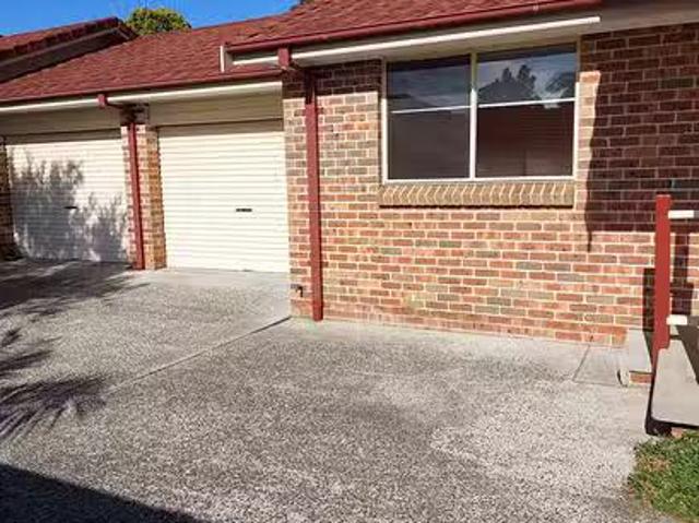 For Rent! 1/27 Thompson Street, Woonona, NSW 2517