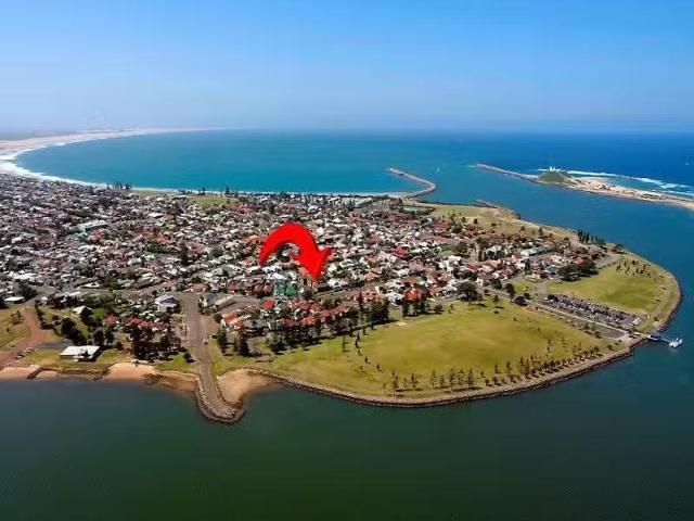New 12/82 Maitland Street, Stockton Apartment for rent Listed.