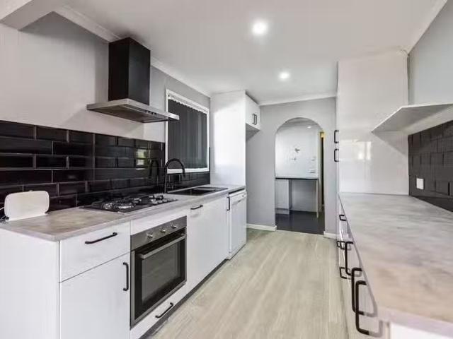 Just in! 12 Tyalla Court, Munno Para, SA 5115