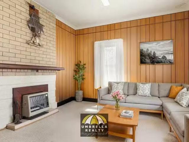 Deal! 12 Wisbey Street, Carey Park, WA 6230