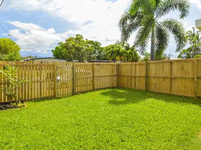 Nice 12 Bamboo Street, Holloways Beach, QLD 4878
