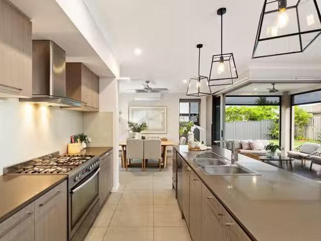 Rental! 12 Castamore Way, Richlands, QLD 4077