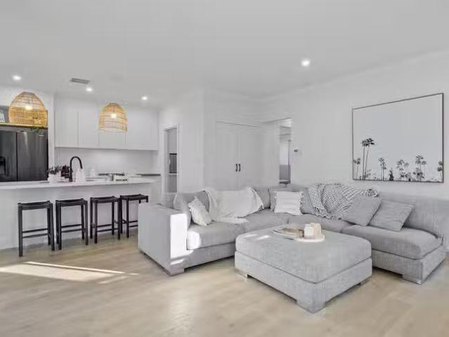 Nice 12 Edmonds Road, Seaford Heights, SA 5169
