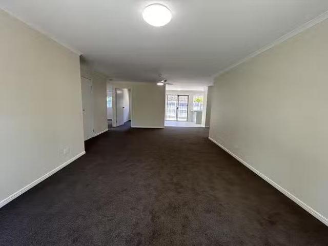 Unique 12 Eucalyptus Court, Oxenford, QLD 4210