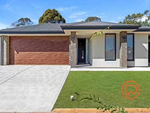 Charming 12 Greenheart Circuit, Mount Barker, SA 5251