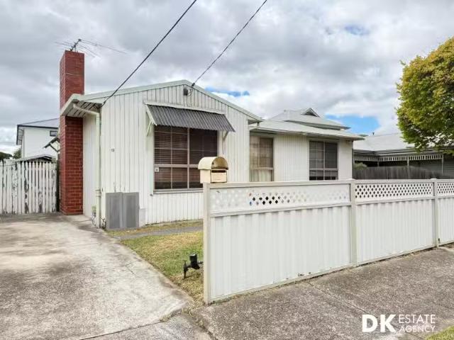 For Rent! 12 Lynch St, Sunshine VIC 3020