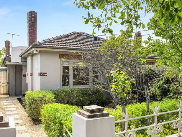 Deal! 12 Oak Gr, Ripponlea VIC 3185