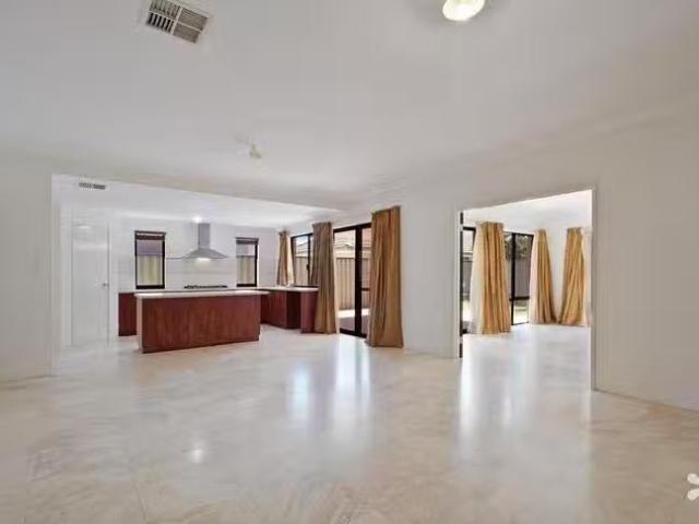 Cheap 12 Springbrook Chase, Aubin Grove, WA 6164