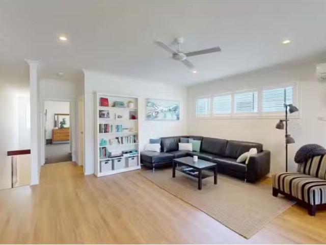 Unique 12a Teak Close, Fletcher Townhouse for rent Listed by.