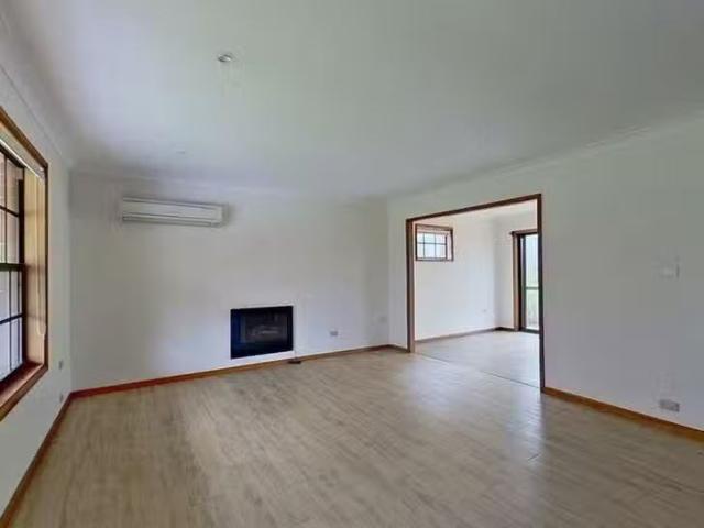 Nice 1/30 Auricht Road, Hahndorf, SA 5245