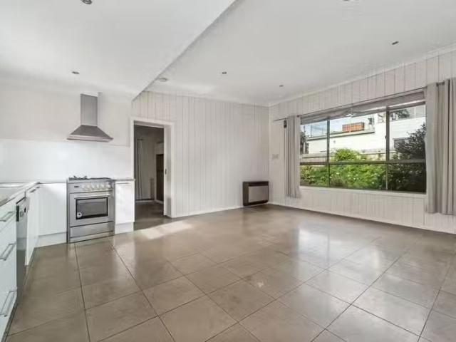 Unique 1/30 Gweno Avenue, FRANKSTON, VIC 3199 Unit for Rent