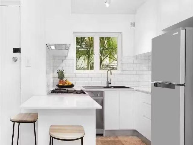 Cheap 13/15 Kooloora Avenue, Freshwater Apartment for rent Li.