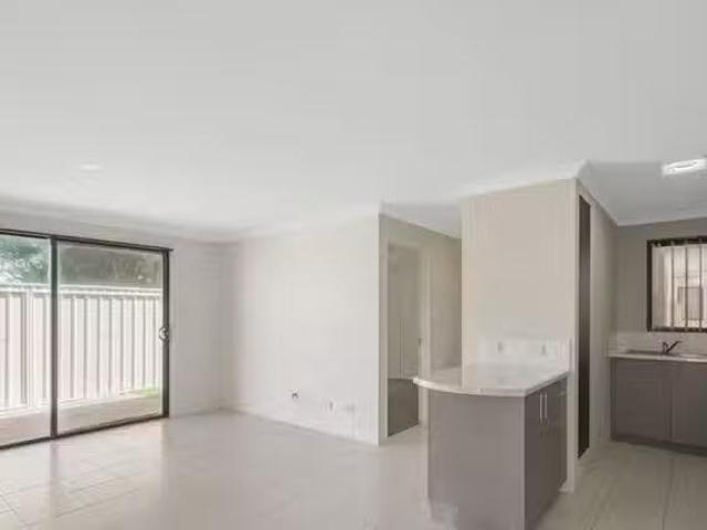 Deal! 13/2 View Avenue, Langford, WA 6147