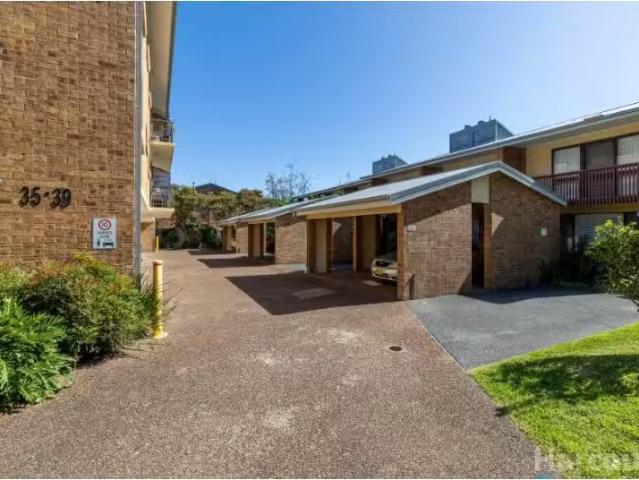 Unique 13/35 39 Merewether Street, Merewether Townhouse for re.