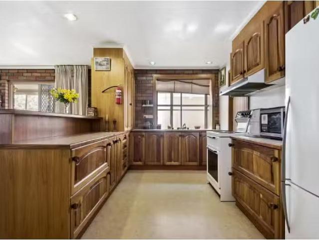 Unique 134 Bowen Street, Echuca House for rent Listed by Tara.