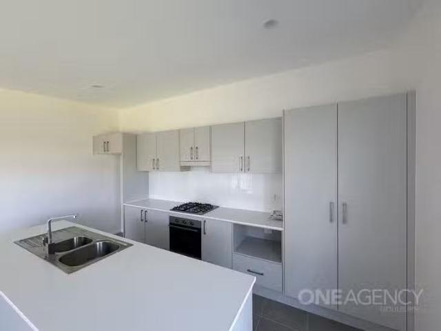 Cozy 1/34 Matchless Avenue, Goulburn, NSW 2580