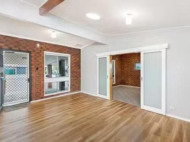 Charming 136A Christian Road, Murray Bridge, SA 5253
