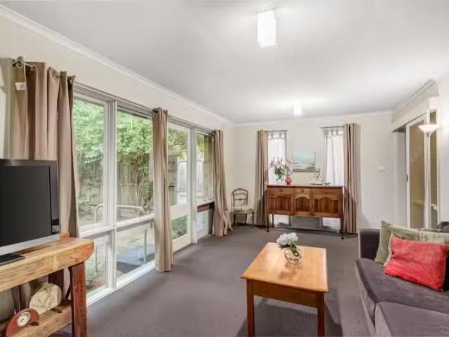 Deal! 1/37 Albert Street, Ringwood VIC 3134 Unit For Lease
