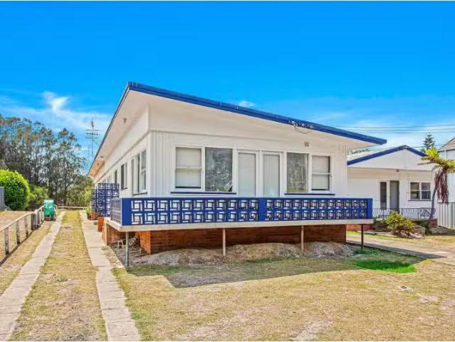 Just in! 1/37 Boollwarroo Parade, Shellharbour Apartment for r.